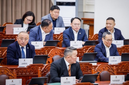Монгол Улсын засаг захиргаа, нутаг дэвсгэрийн нэгж, түүний удирдлагын тухай хуульд өөрчлөлт оруулах тухай хуулийн төслийг баталлаа