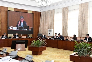 ТБХ: Монгол Улсын нэгдсэн төсвийн 2022 оны төсвийн хүрээний мэдэгдэл, 2023-2024 оны төсвийн төсөөллийн тухай хуульд өөрчлөлт оруулах тухай хуулийн төслийг хэлэлцэхийг дэмжив