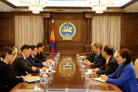 УИХ-ын дарга Г.Занданшатар Олон улсын валютын сангийн Монголыг хариуцсан ажлын хэсгийн ахлагч Ангана Банержи тэргүүтэй төлөөлөгчдийг хүлээн авч уулзлаа
