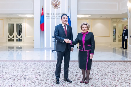 Монгол Улсын Их Хурлын дарга Н.Учрал, ОХУ-ын Холбооны Хурлын Холбооны Зөвлөлийн дарга В.И.Матвиенко нар албан ёсны хэлэлцээ хийв