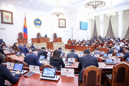 Засгийн газрын үйл ажиллагааны хөтөлбөрийн биелэлтийн явц, улсын хөгжлийн 2025 оны төлөвлөгөөний гүйцэтгэлийн тайланг хэлэлцэв