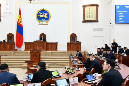 Гэр бүлийн тухай болон Гэр бүлийн хэрэг шүүхэд хянан шийдвэрлэх тухай хуулийн төслүүдийг анхны хэлэлцүүлэгт шилжүүлж, УИХ-ын гишүүн Н.Наранбаатарыг ТБХ-ны даргаар сонгов