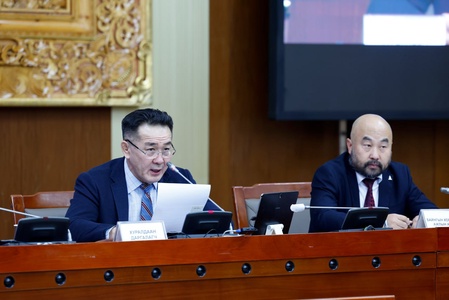 ЭЗБХ: Байнгын хорооны тогтоолыг баталж, Монгол Улсын 2024 оны төсвийн тухай хуулийн төслийн хоёр дахь хэлэлцүүлгийг хийв