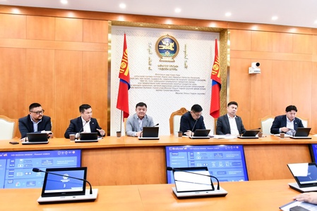 Ажлын хэсэг гадаад зээллэгийн ашиглалт, үр ашгийг нэмэгдүүлэх чиглэлээр хуралдлаа