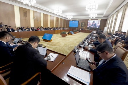 Байнгын хороодын хамтарсан хуралдаанаар Монгол Улсын хөгжлийн 2023 оны төлөвлөгөөний хэрэгжилт, Монгол Улсыг 2021-2025 онд хөгжүүлэх таван жилийн үндсэн чиглэлийн хэрэгжилтийн тайланг хэлэлцлээ