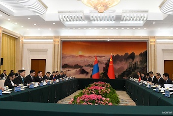 Видео: Монгол Улсын Их Хурал, Бүх Хятадын Ардын Төлөөлөгчдийн Их Хурал  хоорондын Байнгын уулзалтын механизмын тавдугаар уулзалт Бээжин хотноо болж байна