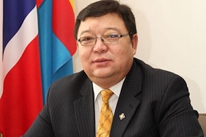Улсын Их Хурлын гишүүн С.Эрдэнэ “Монгол Улсын 2017 оны нэгдсэн төсвийн тухай хуульд өөрчлөлт оруулах тухай хуулийн төсөлд албан тушаалтны буруутай үйл ажиллагааны улмаас шүүхийн шийдвэрийн дагуу төсвөөс нөхөн олгохоор төсөвлөсөн 25 тэрбум 711 сая төгрөгний талаар” Монгол Улсын Ерөнхий сайд У.Хүрэлсүхэд тавьсан асуулга 
