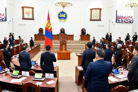 Улсын Их Хурлын дэд даргаар Ж.Бат-Эрдэнийг сонгож, Х.Ганхуяг Шадар сайдаар томилогдов