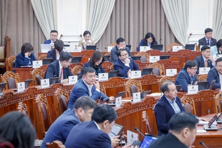 Чуулганы нэгдсэн хуралдаанаар “Тогтоолд нэмэлт оруулах тухай” Улсын Их Хурлын тогтоолын төслийг баталлаа