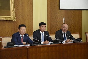 Монгол Улсын Ерөнхийлөгчийн даргалсан Ажлын хэсэг хэвлэлийн хурал хийлгэж, сэтгүүлчдэд мэдээлэл өгөв