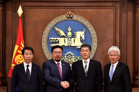 УИХ-ын дарга Г.Занданшатар Япон Улсын Парламентын Төлөөлөгчдийн танхимын гишүүдийг хүлээн авч уулзав