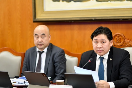 Аялал жуулчлалын хөгжлийн дэд хороо салбарын бодлого, хууль тогтоомжийн хэрэгжилт, тулгамдаж буй асуудлын талаар мэдээлэл сонслоо