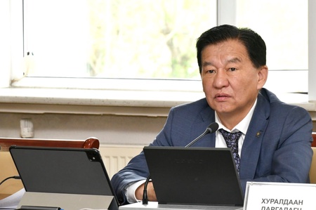    ТБХ:Монгол Улсын нэгдсэн төсвийн 2026 оны төсвийн хүрээний мэдэгдэл, 2027-2028 оны төсвийн төсөөллийн тухай хуулийн төслийн эцсийн хэлэлцүүлгийг хийлээ