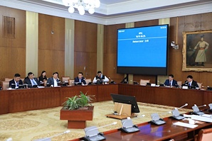 БОХХААБХ: Монгол Улсын 2021 оны төсвийн тухай хуулиуудын хоёрдугаар хэлэлцүүлгийг хийж,  Хүнс, хөдөө аж ахуй, хөнгөн үйлдвэрийн сайдын мэдээллийг сонслоо