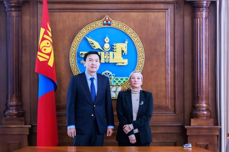 Улсын Их Хурлын дарга Н.Учрал Цөлжилттэй тэмцэх тухай конвенцын Гүйцэтгэх нарийн бичгийн даргатай уулзаж,  COP17 хурлын бэлтгэл ажлын талаар ярилцлаа