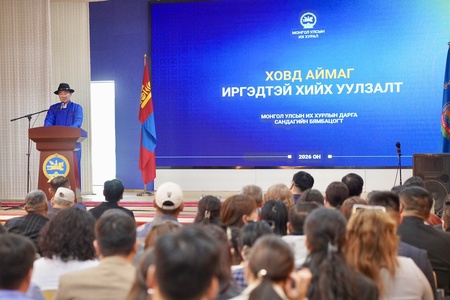 Улсын Их Хурлын дарга С.Бямбацогт Ховд аймгийн Чандмань, Манхан сумдад ажиллаж, иргэдтэй уулзлаа