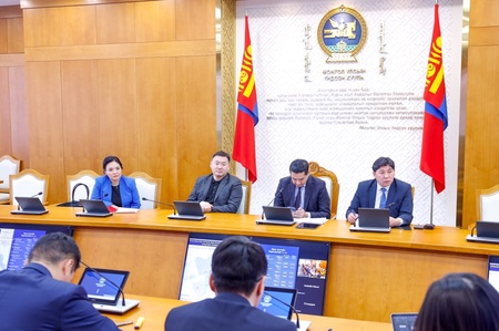 Хот байгуулалтын асуудлаар санал, дүгнэлт гаргах, хууль тогтоомжийн  төсөл боловсруулах ажлын хэсэг хуралдлаа