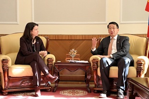 УИХ-ын гишүүн, ТББХ-ны дарга Л.Энх-Амгалан Монгол Улс дахь НҮБ- ын Хөгжлийн хөтөлбөрийн Суурин Төлөөлөгч Илейн Конкиевичтой уулзлаа