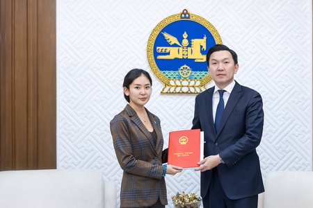 БНМАУ-ын Засгийн газарт эрх олгох тухай хууль хүчингүй болсонд тооцох тухай хуулийн төслийг өргөн мэдүүлэв