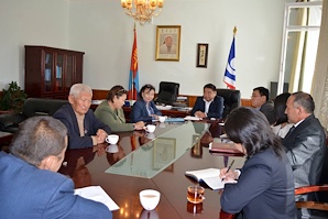 Хууль зүйн байнгын хорооны дарга Д.Ганбат Монголын Улс төрийн хэлмэгдэгсдийн холбооны төлөөллийг хүлээн авч уулзлаа