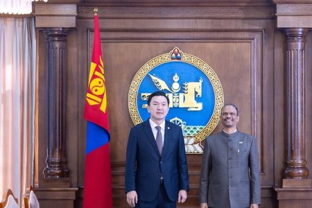 Улсын Их Хурлын дарга Н.Учрал БНЭУ-аас манай улсад суугаа Элчин сайд Атул Малхари Готсурвег хүлээн авч уулзлаа