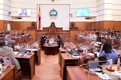 Монгол Улсын 2022 оны төсвийн тухай  хуулийн төслүүдийн дөрөв дэх хэлэлцүүлгийг хийж, эцэслэн баталлаа