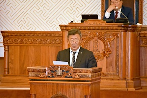 Монгол Улсын Их Хурлын тухай хуульд нэмэлт, өөрчлөлт оруулах тухай хуулийг баталж, Байнгын хорооны бүрэлдэхүүнийг шинэчлэв