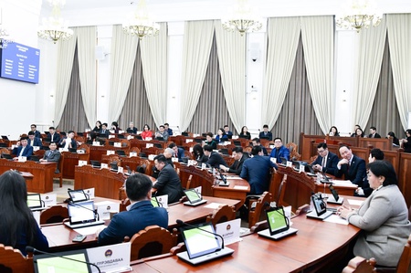 Тамхины хяналтын тухай хуульд нэмэлт, өөрчлөлт оруулах тухай хуулийн төслийг хэлэлцэх эсэх асуудлыг хэлэлцлээ