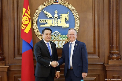 Chairman of State Great Hural (Parliament) D. Amarbayasgalan Meets with Utah State Senate President Stuart Adams