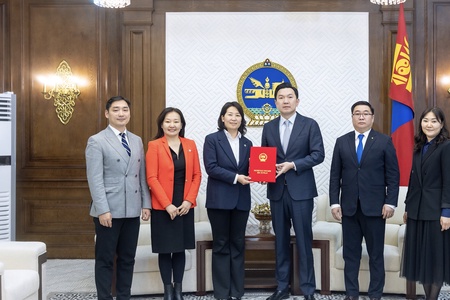 Монгол Улсын Их Хурлын тухай хуульд нэмэлт, өөрчлөлт оруулах тухай хуулийн төслийг өргөн мэдүүлэв