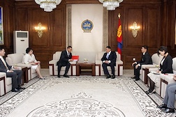 Монгол Улсын нэгдсэн төсвийн 2016 оны төсвийн хүрээний мэдэгдэл, 2017-2018 оны төсвийн төсөөллийн тухай хуульд өөрчлөлт оруулах тухай хуулийн төслийг өргөн мэдүүлэв