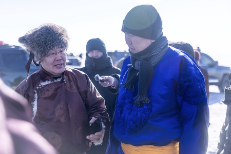 Баруун-Урт сумаас Бичигтийн боомт хүртэл хатуу хучилттай авто замаар холбосноор Монгол Улсын далайд гарах хамгийн дөт гарц нээгдэнэ