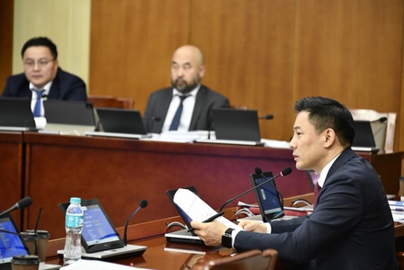 ЭЗБХ: Оюу толгойн асуудлаарх нээлттэй сонсголын мөрөөр авч хэрэгжүүлэх арга хэмжээний талаарх УИХ-ын тогтоолын төслийг хэлэлцэв