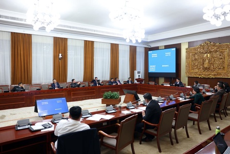 ТБХ:Монгол Улсын 2024 оны төсвийн тухай хуулийн төслүүдийн хоёр дахь хэлэлцүүлгийг хийж, Засгийн газрын тусгай сангийн тухай хуульд өөрчлөлт оруулах тухай хуулийн төслийг хэлэлцэхийг дэмжлээ