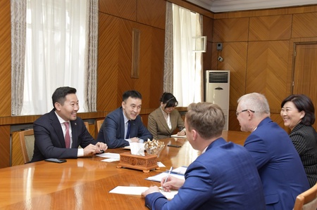 УИХ-ын гишүүн, Монгол-Эстонийн парламентын бүлгийн дарга Х.Ганхуяг Элчин сайд Ханнес Хансог хүлээн авч уулзав