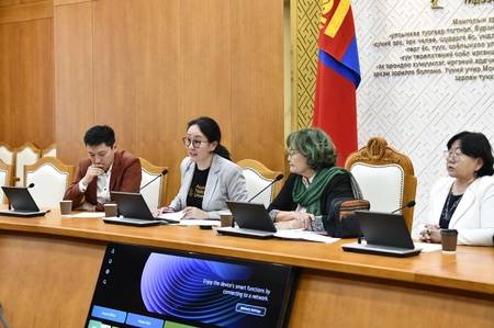 Ахмад настны тухай хуулийн хэрэгжилттэй танилцах төлөвлөгөөг ахмадуудтай хамтран хэлэлцлээ