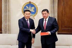 Монгол Улсын Засгийн газраас хууль, тогтоолын төслүүдийг өргөн барилаа