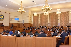 Монгол Улсын 2017 оны төсвийн тухай хуульд нэмэлт, өөрчлөлт оруулах тухай хуулийн төслийн эхний хэлэлцүүлгийг үдээс хойших хуралдаанаар үргэлжлүүлэн хэлэлцэнэ