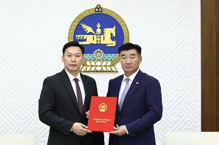 Эрүүл мэндийн ажилтны тухай  анхдагч хуулийн төсөл өргөн мэдүүлэв