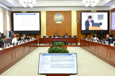 Нийслэлийн 2024-2026 оны төсвийн зарцуулалт, хөрөнгө оруулалтын төслүүдийн хэрэгжилт холбогдох хууль тогтоомжид нийцсэн байдал” сэдэвт ерөнхий хяналтын сонсгол өндөрлөв