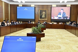 ТББХ: Монгол Улсын Засгийн газрын бүтэц, бүрэлдэхүүнд нэмэлт, өөрчлөлт оруулах тухай хуулийн төсөл болон хамт өргөн мэдүүлсэн бусад хууль, тогтоолын төслүүдийн эцсийн хэлэлцүүлгийг явуулав 