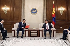 Монгол Улсын нэгдсэн төсвийн 2018 оны төсвийн хүрээний мэдэгдэл, 2019-2020 оны төсвийн төсөөллийн тухай хуулийн төслийг өргөн мэдүүлэв