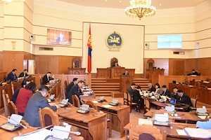   “Монгол Улс дахь Хүний эрх, эрх чөлөөний байдлын талаарх илтгэл"-тэй  холбогдуулан Улсын Их Хурлын тогтоолын төсөл боловсруулахаар боллоо