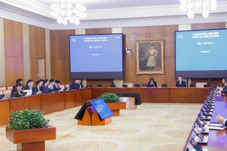 ХХНББХ: Байнгын хорооны даргаар П.Ганзоригийг сонгохыг дэмжиж, Эрхтэн, эд, эс шилжүүлэн суулгах тухай хуулийн төслийн анхны хэлэлцүүлгийг хийв