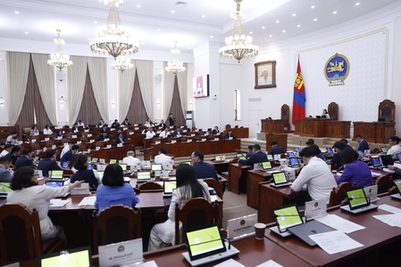 Монгол Улсын Үндсэн хуулийн цэцийн 06 дугаар дүгнэлтийг хүлээн зөвшөөрч, Улсын Их Хурлын тогтоолын төслүүдийг батлав