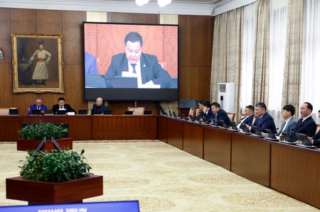 ЭЗБХ, БОХХААБХ: “Халзан бүрэгтэй” орд газар, нутгийн иргэдийн эсэргүүцэлтэй холбоотой асуудлаар ерөнхий хяналтын сонсгол явуулах тухай тогтоол баталлаа