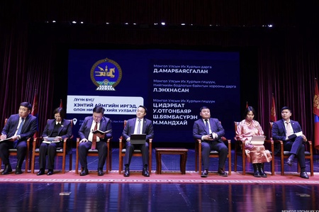 Chairman of the State Great Hural D. Amarbayasgalan meets with residents of Chinggis City, Khentii Province, to present parliamentary policies and activities