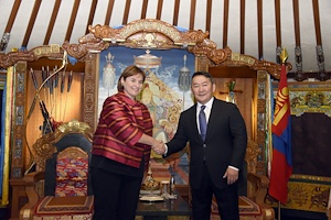 Швейцарын Холбооны улсын Үндэсний зөвлөлийн дарга Марина Кароббио Гүшэтти Монгол Улсын Ерөнхийлөгч Х.Баттулгад бараалхлаа