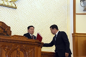  Монгол Улсын Үндсэн хуульд оруулах нэмэлт, өөрчлөлтийн төслийг өргөн барилаа