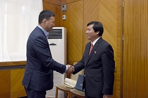 УИХ-ын гишүүн, Монгол-Вьетнамын парламентын бүлгийн дарга  А.Сүхбат Вьетнамын төлөөлөгчдийг хүлээн авч уулзлаа